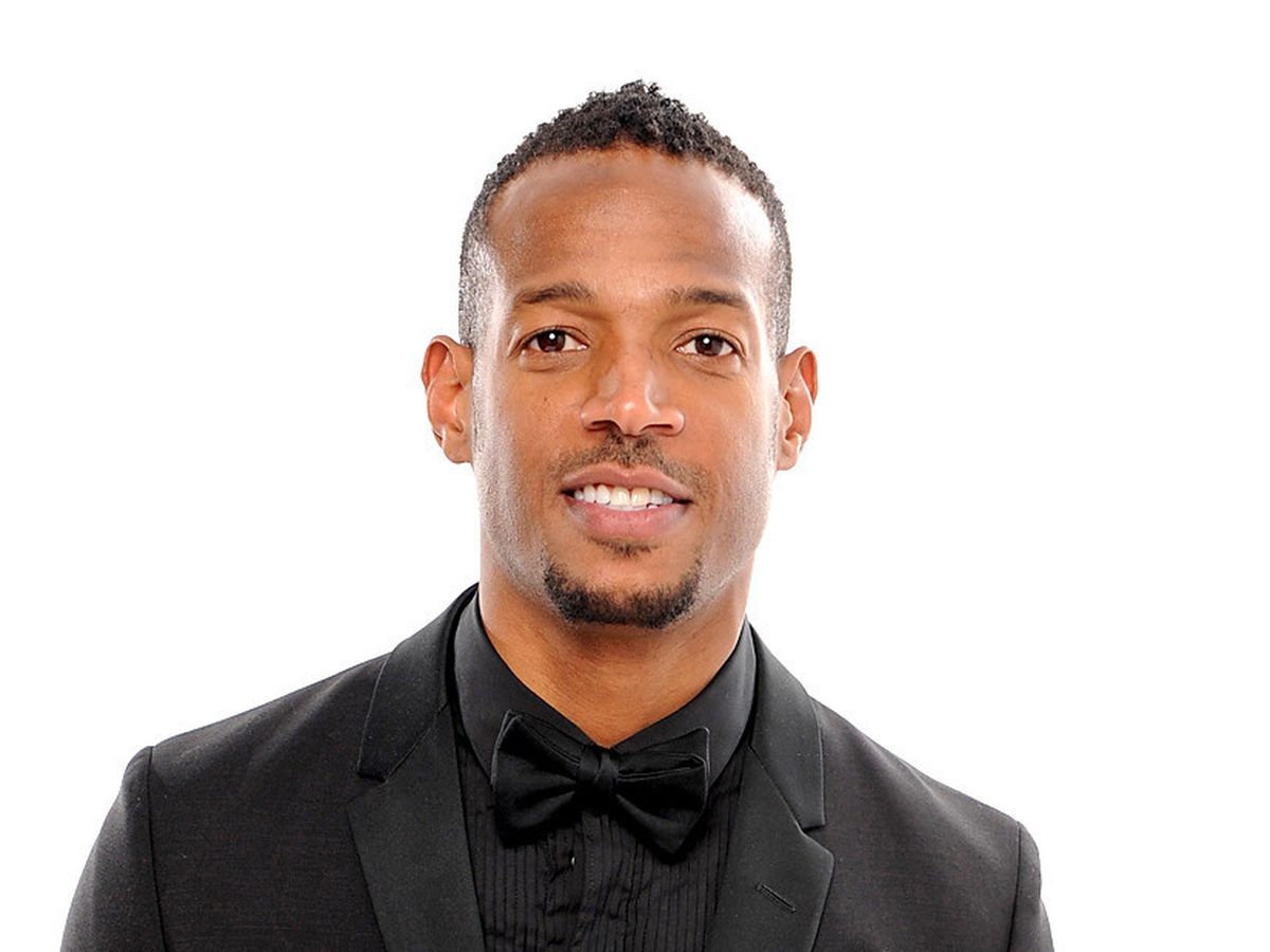 marlon wayans little emmy suit